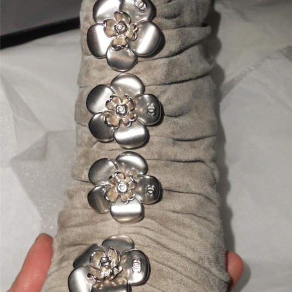 CHANEL 12A Two Tone Suede Ruched Camellia Flower Ankle Booties Boots Grey $1550 - Picture 9 of 11
